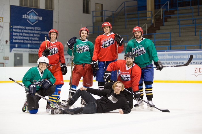 /media/4109/4_gamers-vs-athletes-na-ledě