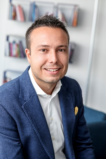 /media/1032/masek_08_cela