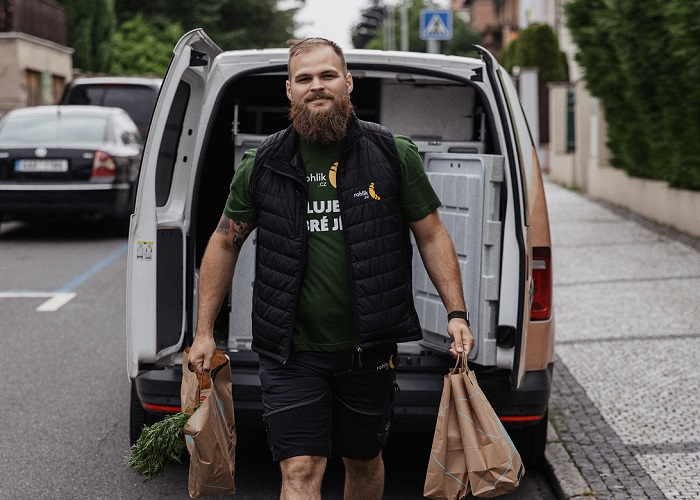 /media/17981/rohlík_kurýr