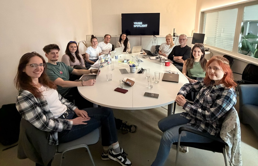 young spotlight jury1