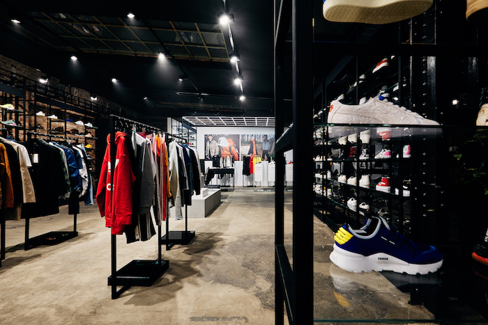 /media/6048/footshop_eyelevel_1