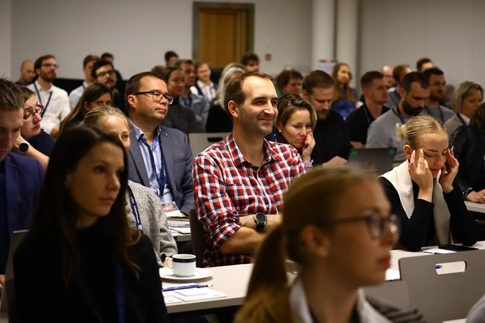 /media/0ksmi3fx/webtop100