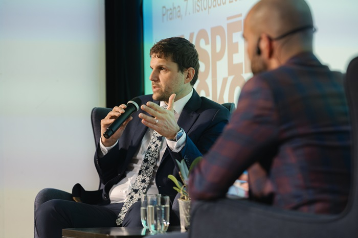 /media/mvehho1x/vyspele-cesko_ministr-hladik