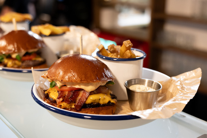 /media/uaglqhlo/mamasburger