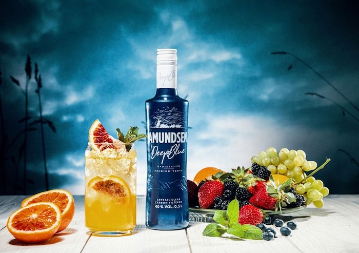 /media/12319/amundsen_deep-fresh-pomeranč_léto_lahev_šířka