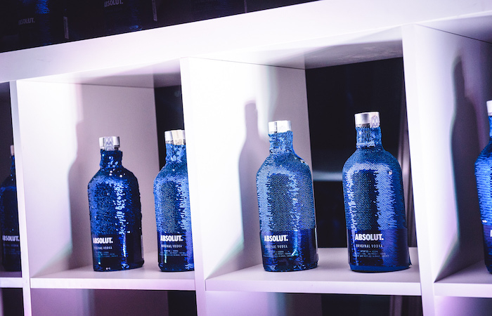 /media/1485/absolutuncover-015