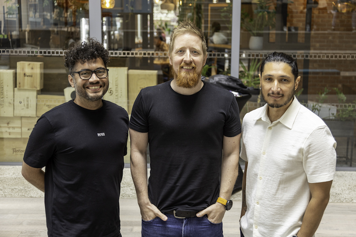 /media/u25jabh1/zleva-edicson-nieto-ondřej-synčák-fabio-roncal