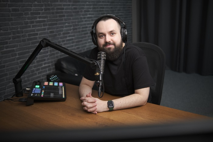 /media/dh4fmjcm/standa-show_stanislav-hrus-ka_talk-tv