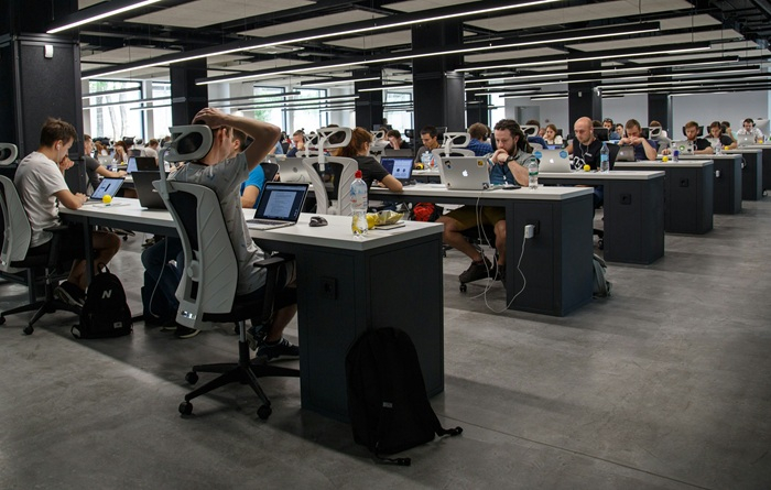 /media/bzulzxxc/byznys_office_unsplash