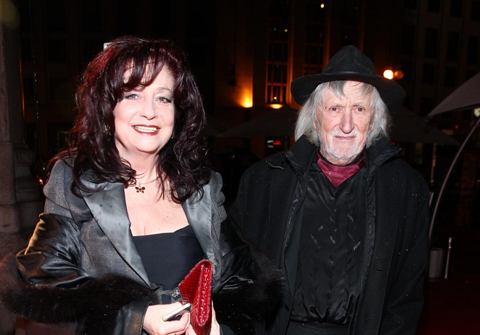 /media/7230/nova-25_manzele-jakubiskovi