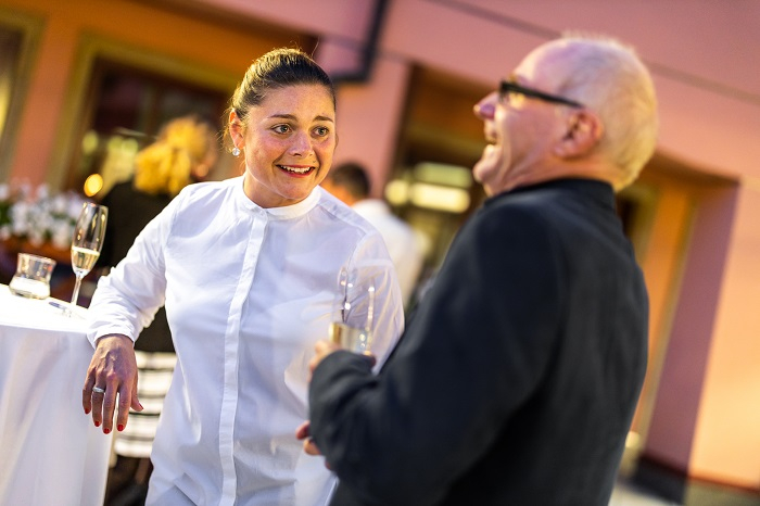 /media/10439/milan-škoda-majitel-centra-fotoškoda-ve-vodičkově-ulici-v-družném-hovoru-s-lucií-barchánkovou-z-čpp-servis