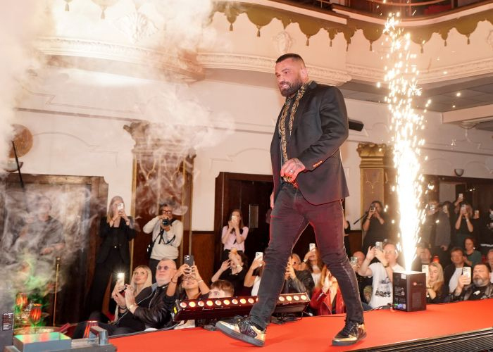 /media/djgpjeqi/karel-vs-karlos