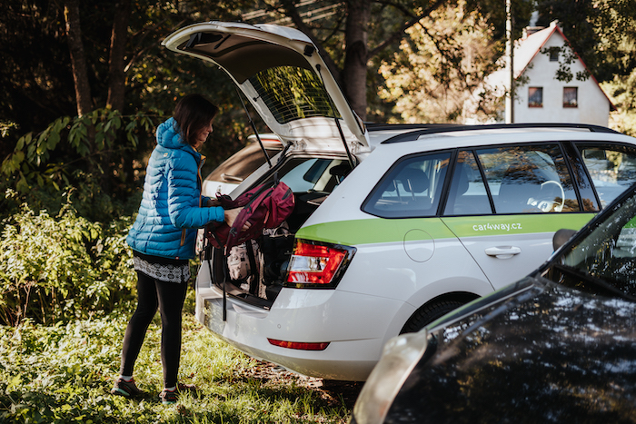 /media/mnbo1gdf/car4way