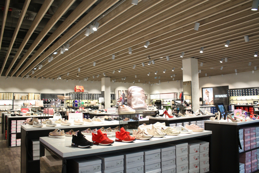 /media/3584/humanic_santovka_interier_22032018