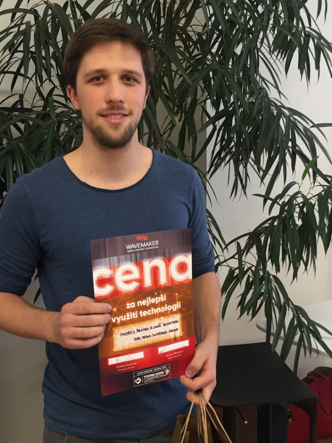 /media/3837/special-award_red-media