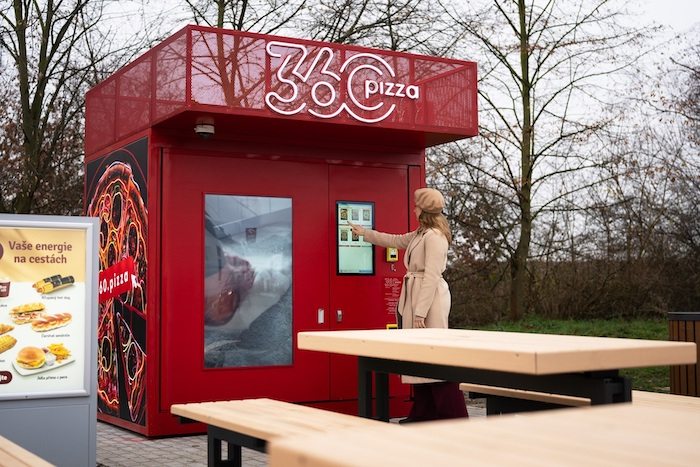 /media/ophebmw4/orlen-rozvoj-nonfuel_dalsi-sluzby-pizzamat