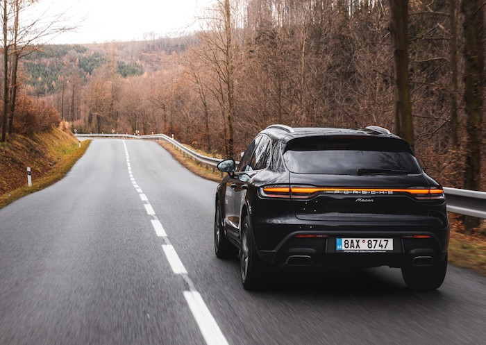 /media/24354/porsche