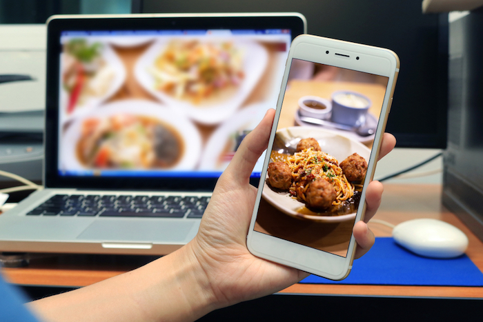 /media/12850/ecommerce_food_shutterstock