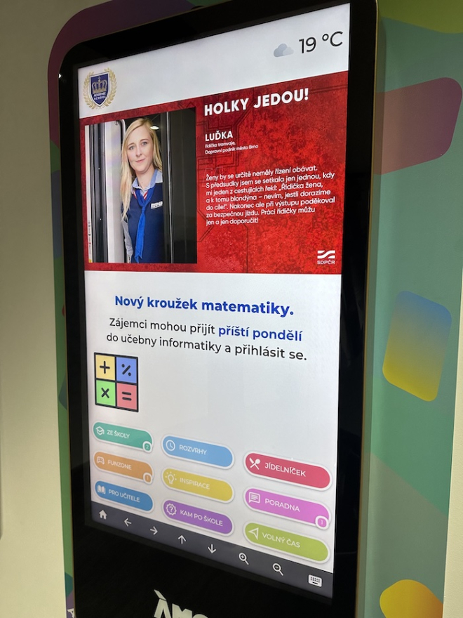 /media/5skp325b/sdp-holky-jedou-ve-školách