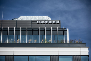 /media/wyupcaix/economia_port7_2