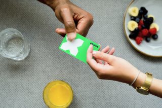 /media/25132/pluxee_card