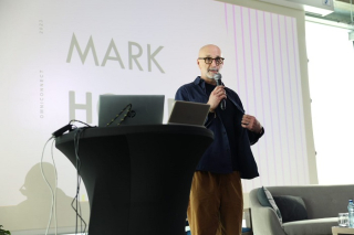 /media/24627/omniconnect_mark-holden