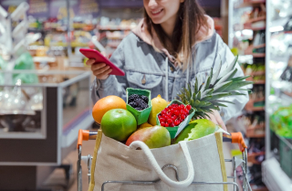 Nakupovani_potravimy_shopping_retail_Freepik