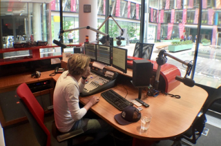 /media/4451/expres-fm_studio1