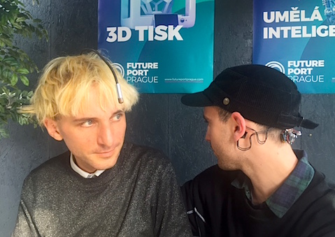 Neil Harbisson a Manel Munoz na Future Port Prague